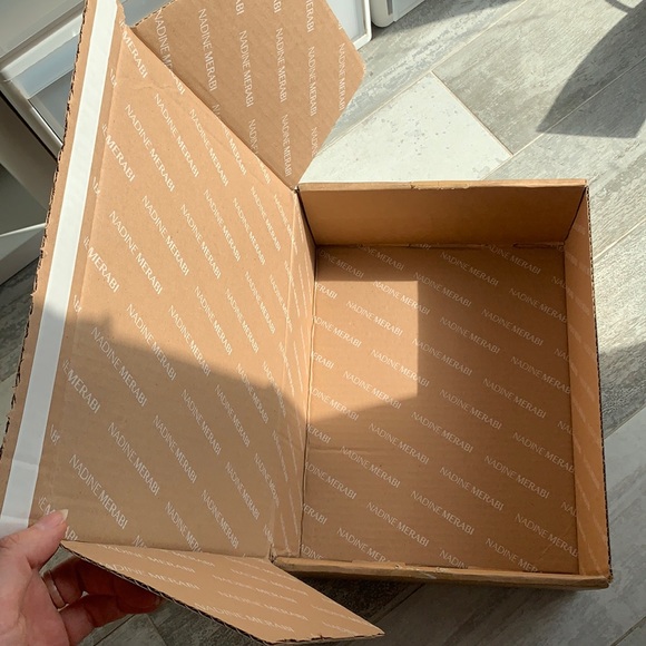 Nadine MERABI Logo Primted Packaging Cardboard Box - Picture 2 of 9